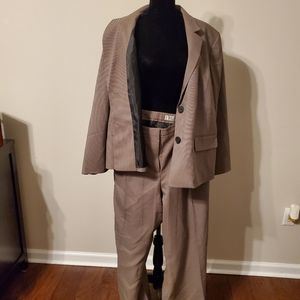 Kasper 2pc Suit